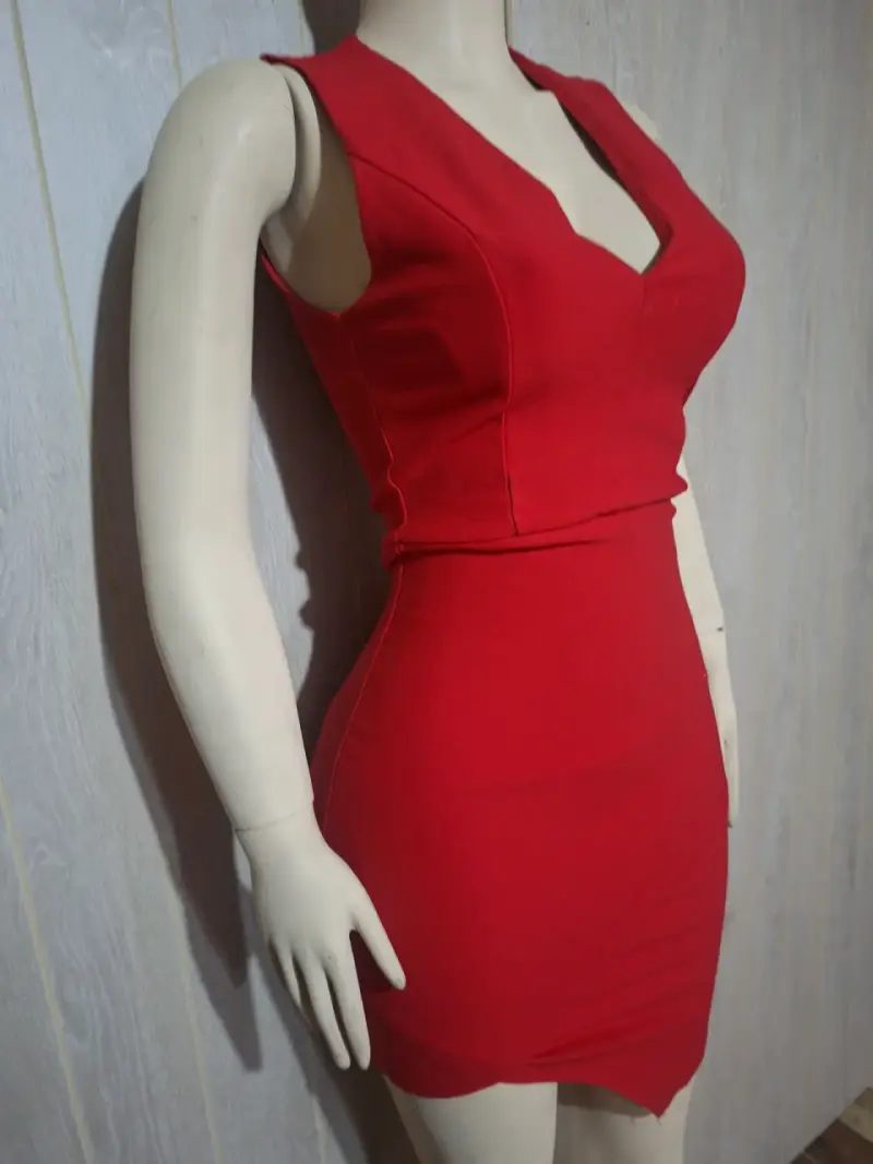 Vestido rojo ajustado - 2