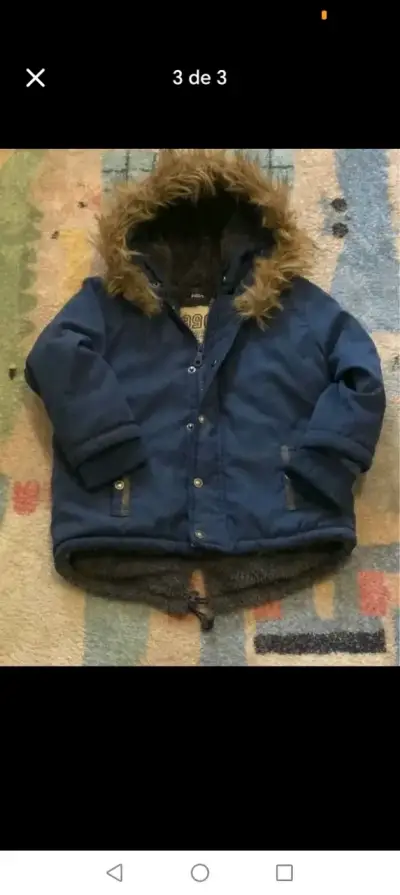 Chaqueta azul con capucha - miniatura 3