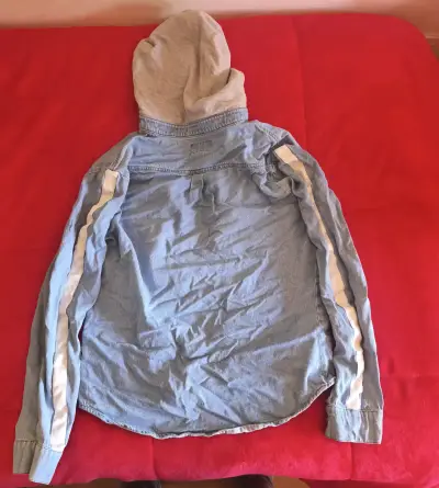 Chaqueta de mezclilla con capucha - miniatura 1