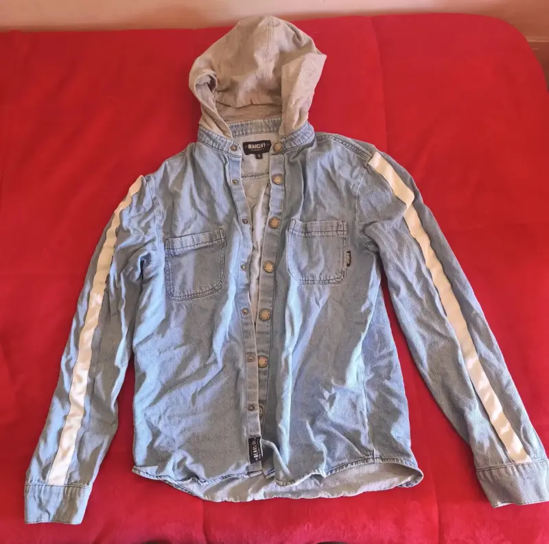 Chaqueta de mezclilla con capucha - 2