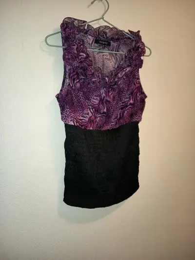 Blusa estampada morada y negra - miniatura 2