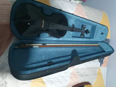 Violín negro con estuche rígido - miniatura 1
