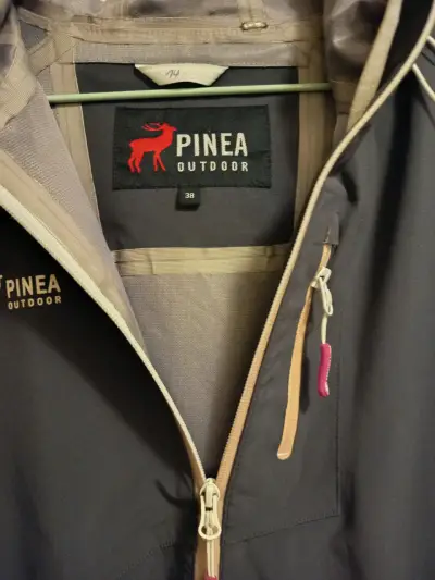 Chaqueta negra Pinea Outdoor - miniatura 2