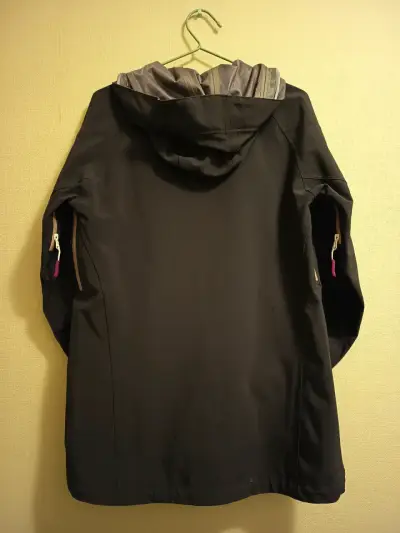 Chaqueta negra Pinea Outdoor - miniatura 3