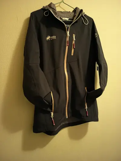 Chaqueta negra Pinea Outdoor - miniatura 4