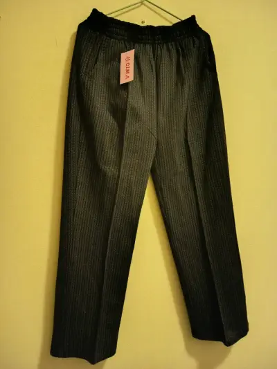Pantalones negros acanalados - miniatura 1