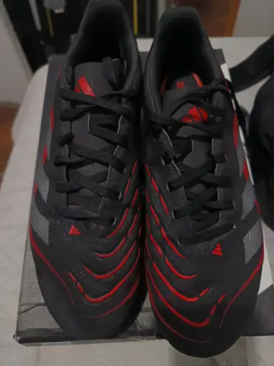 Zapatillas de futbol PREDATOR CLUB FG/MG nuevas - miniatura 1