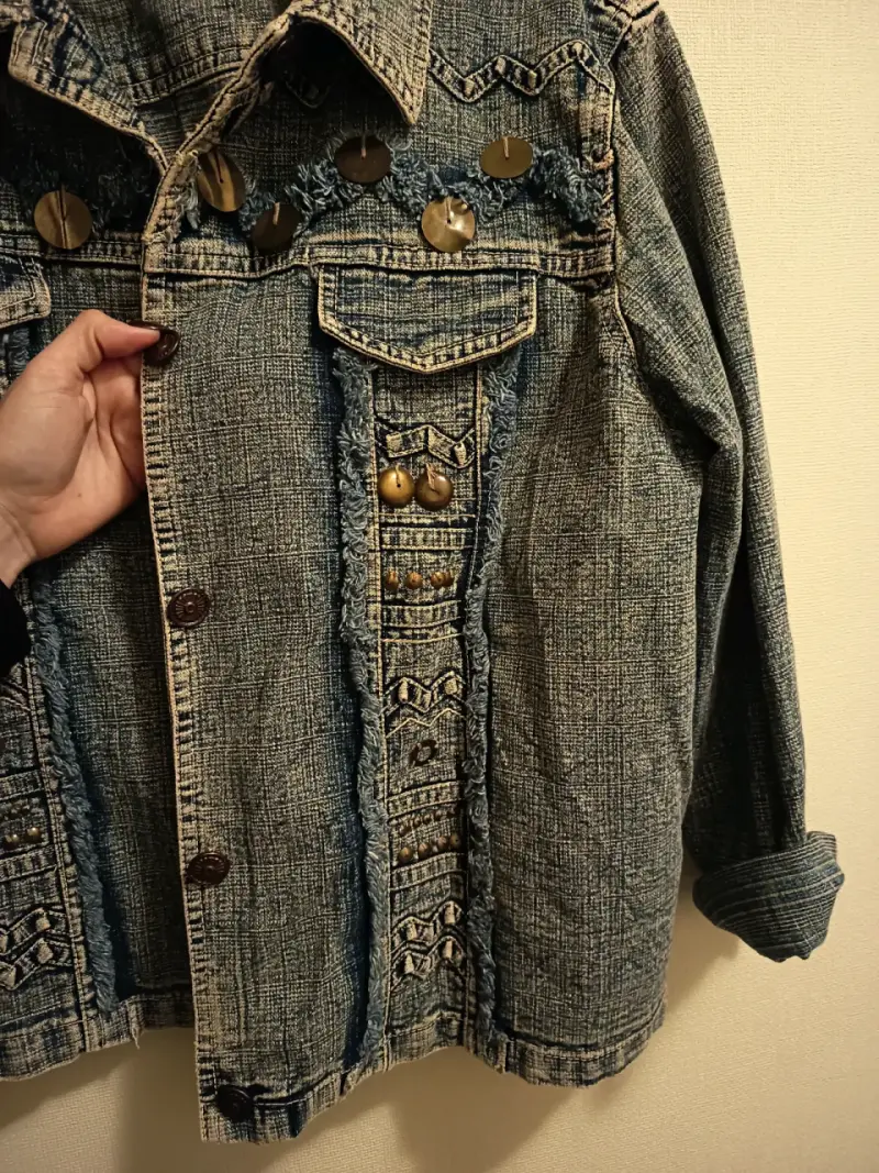 Chaqueta de mezclilla con detalle bordado - 2