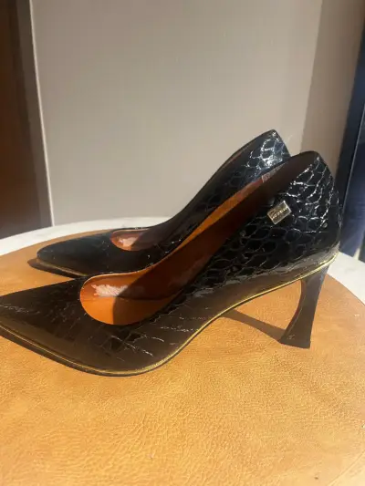 Zapatos Luz Da Lua tacón negro charol - miniatura 1