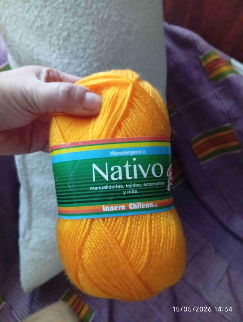5 ovillos de lana Nativo amarillo 500gr en total