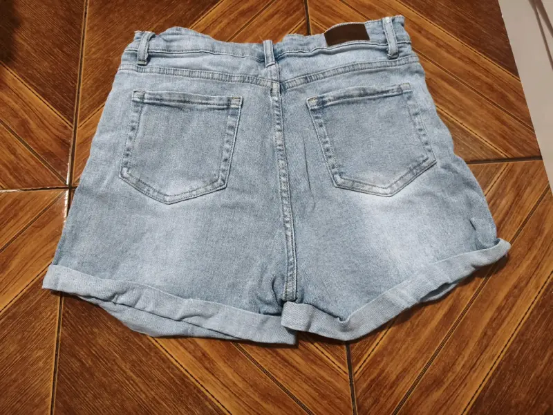 Shorts de mezclilla azul claro - 2
