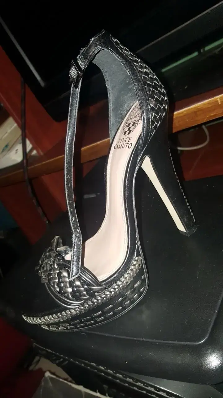 Tacones altos negros de diseñador VINCE CAMUTO - 3