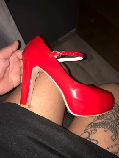 Tacones rojos charol elegantes - miniatura 1