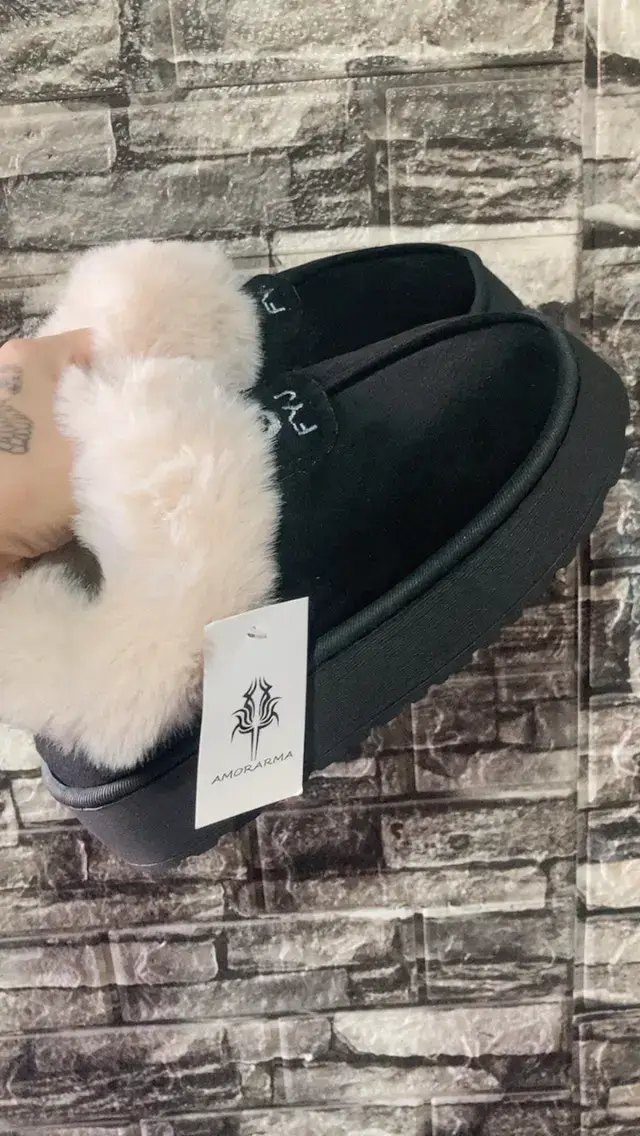 Pantubotas negras y beige con forro de felpa - 1