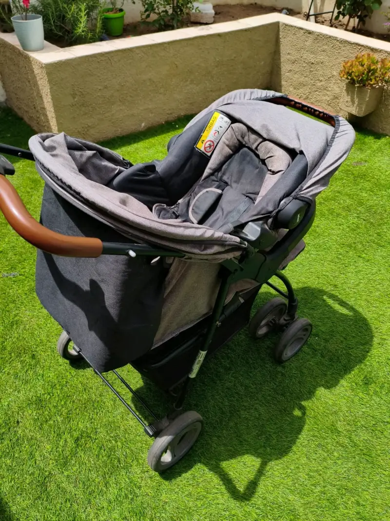 Coche de bebé gris plegable - 5