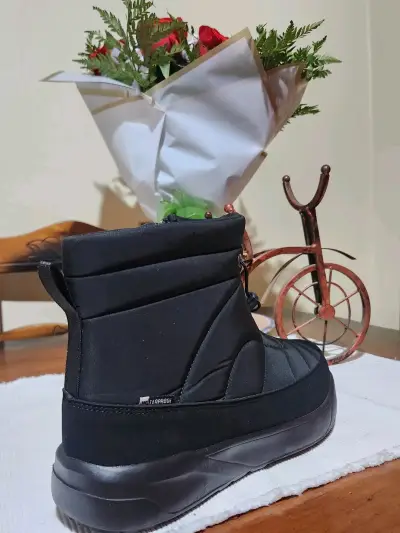 Botas negras - miniatura 1