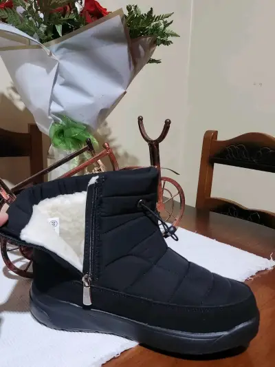 Botas negras - miniatura 3