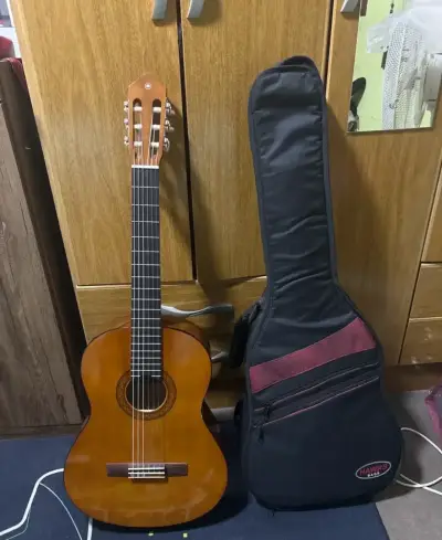 Guitarra Yamaha C40 + Funda Acolchada - miniatura 1