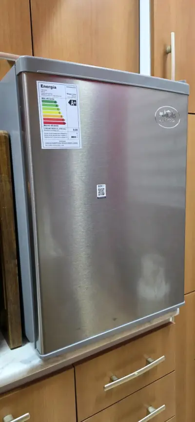 Refrigerador Magics Home A+ plateado - miniatura 1