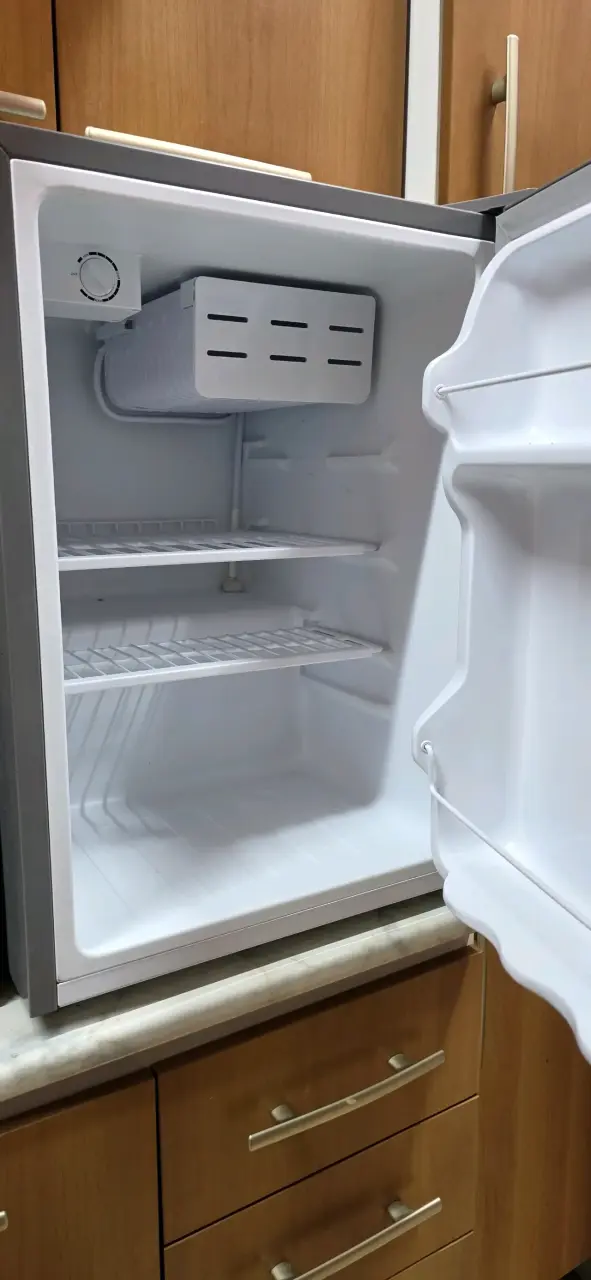 Refrigerador Magics Home A+ plateado - 4