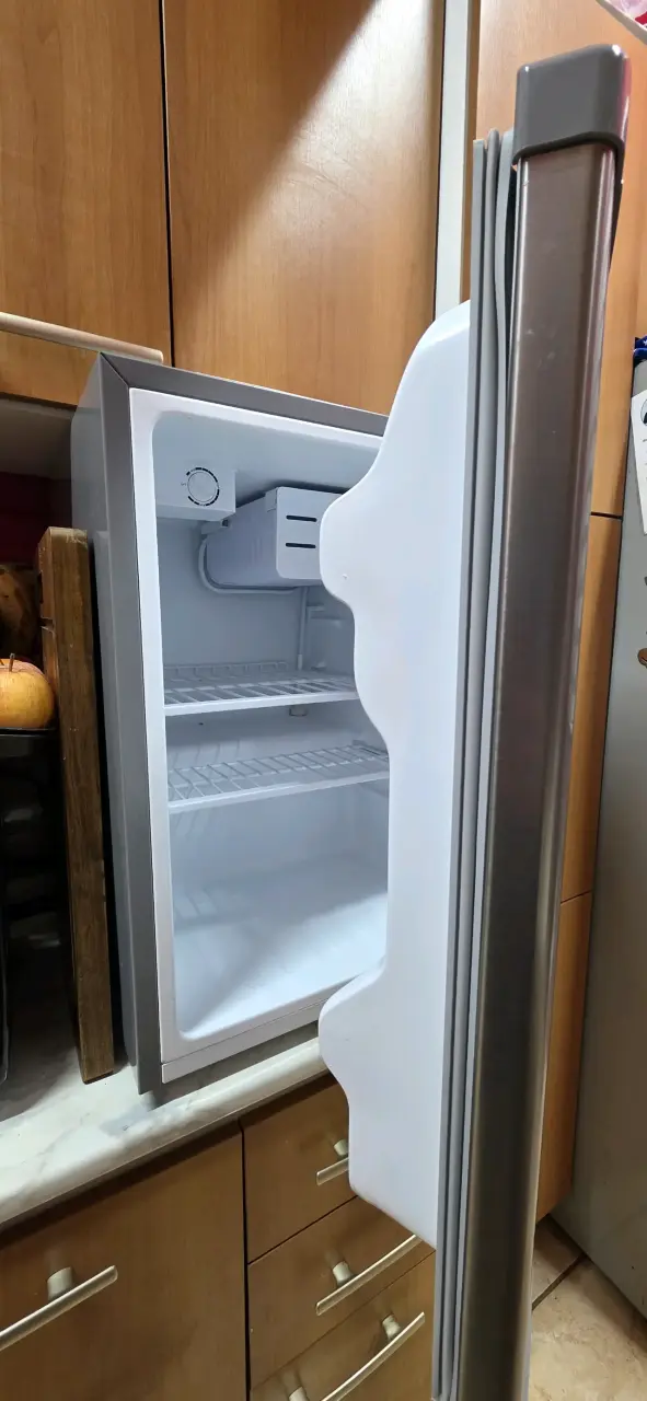 Refrigerador Magics Home A+ plateado - 5