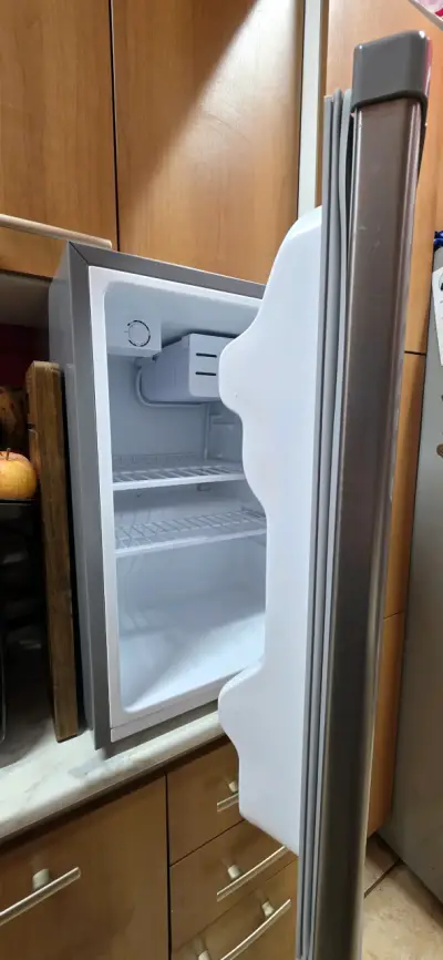 Refrigerador Magics Home A+ plateado - miniatura 5
