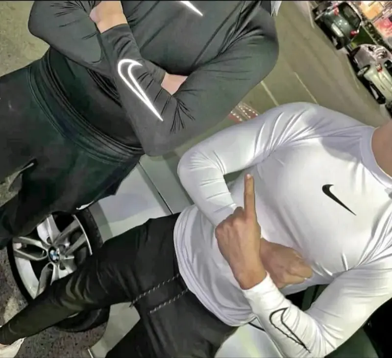 Polera deportiva de manga larga - 2