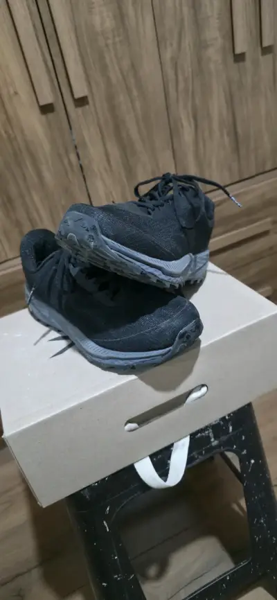 Zapatillas negras deportivas - miniatura 1
