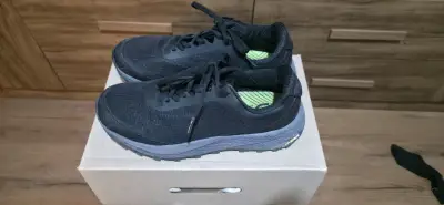 Zapatillas negras deportivas - miniatura 3
