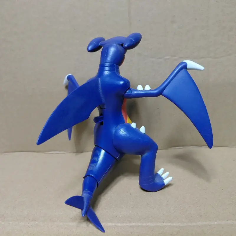 Figura de acción Garchomp - Pokemon Jazwares - 2