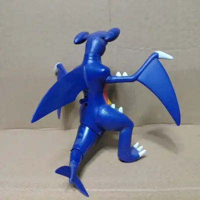 Figura de acción Garchomp - Pokemon Jazwares - miniatura 2