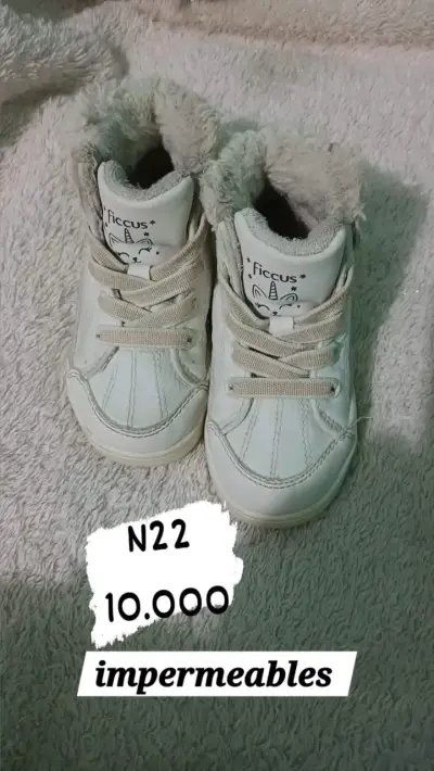 Zapatillas y botas - miniatura 1