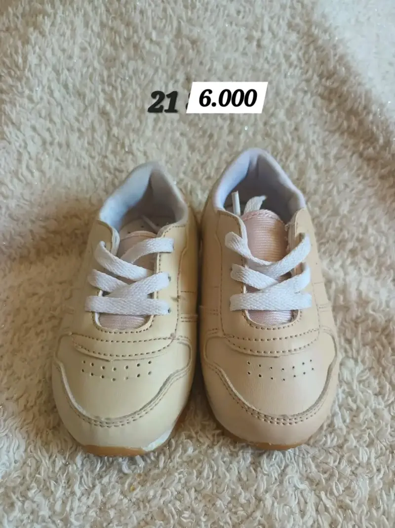 Zapatillas y botas - 2