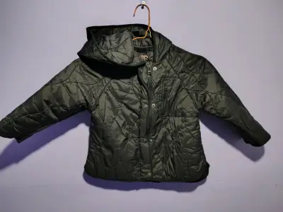 Chaqueta negra acolchada para niño - miniatura 1