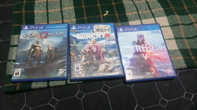 Set de juegos PS4 usados - 2