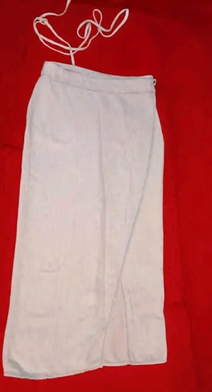 Falda blanca larga