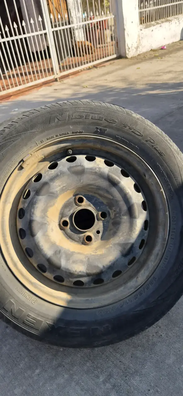 Llantas aro 15 con neumáticos 185/65/R15 - 1