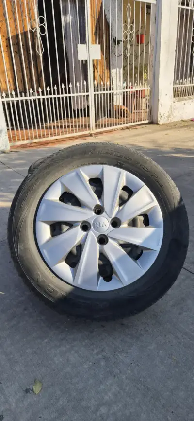 Llantas aro 15 con neumáticos 185/65/R15 - miniatura 3