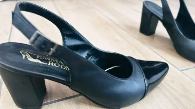Tacones negros - miniatura 1