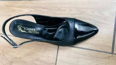 Tacones negros - miniatura 4