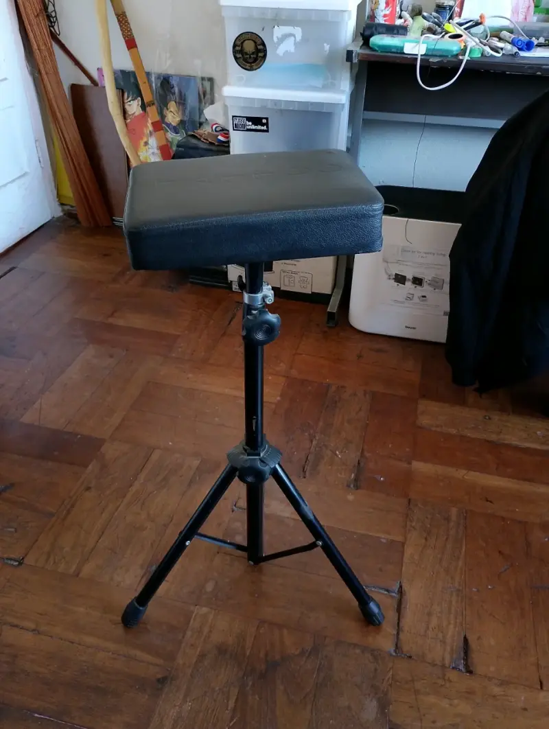 Vendo apoya brazo y máquina de tattoo - 1