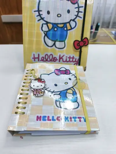 Cuaderno Hello Kitty - miniatura 1