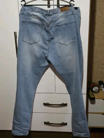 Jeans azul claro - miniatura 2