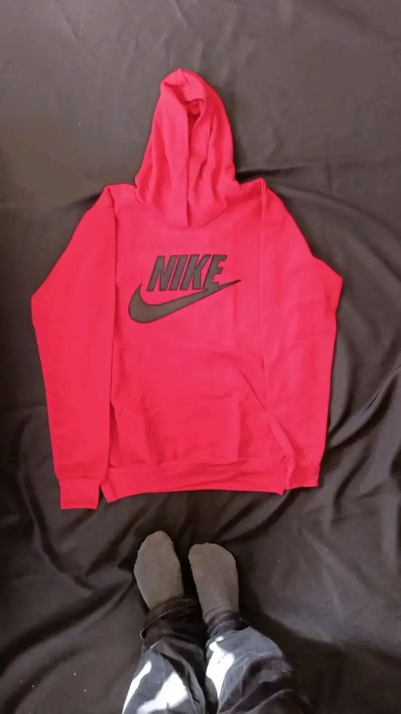 Polerón Nike rojo y negro - 2