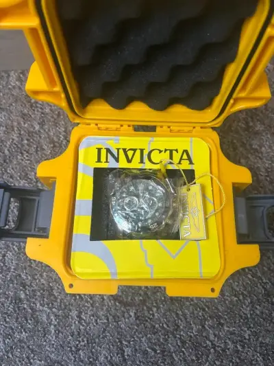 Reloj Invicta nuevo en caja - miniatura 1