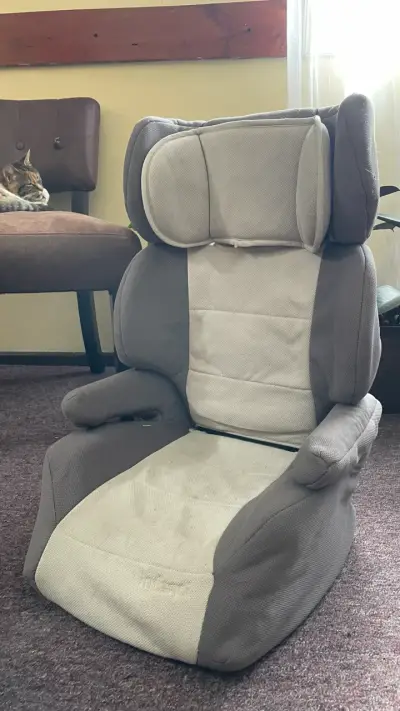 Silla de auto para niño gris - miniatura 3