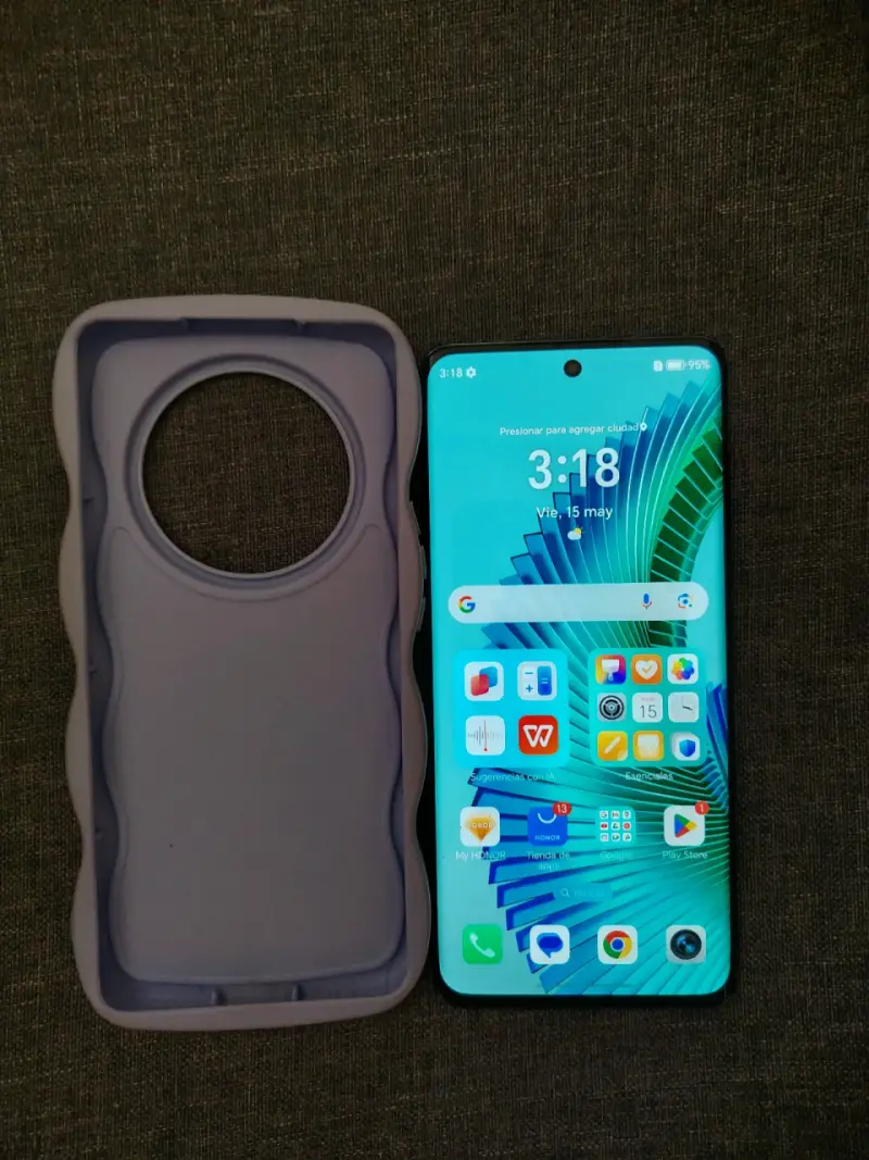 Celular con carcasa protectora