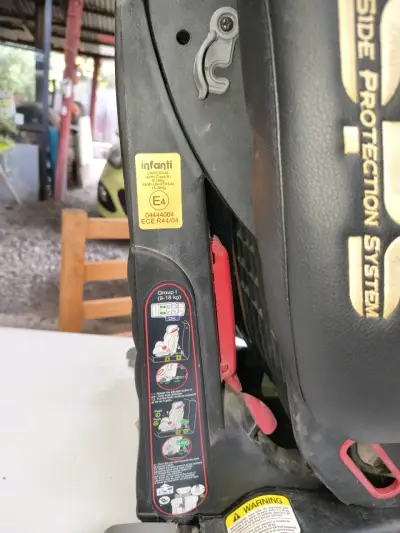 Silla de auto con protección lateral - miniatura 3