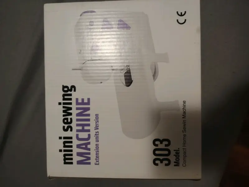 Máquina de coser portátil blanca - 5