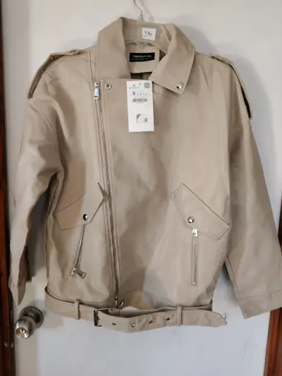 Chaqueta beige de mujer nueva - miniatura 1